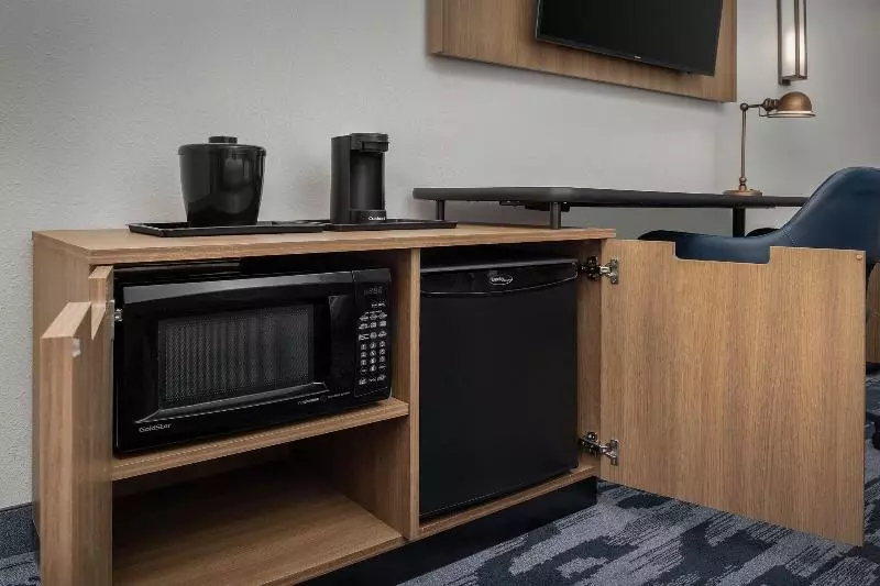 キングサイズベッドのエクゼクティブ, Fairfield Inn & Suites Roanoke Hollins/i81