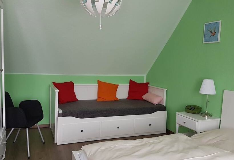 اتاق استاندارد سه نفره, Heldt Dependance