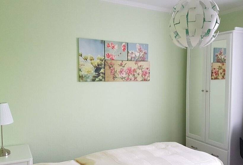 اتاق استاندارد سه نفره, Heldt Dependance