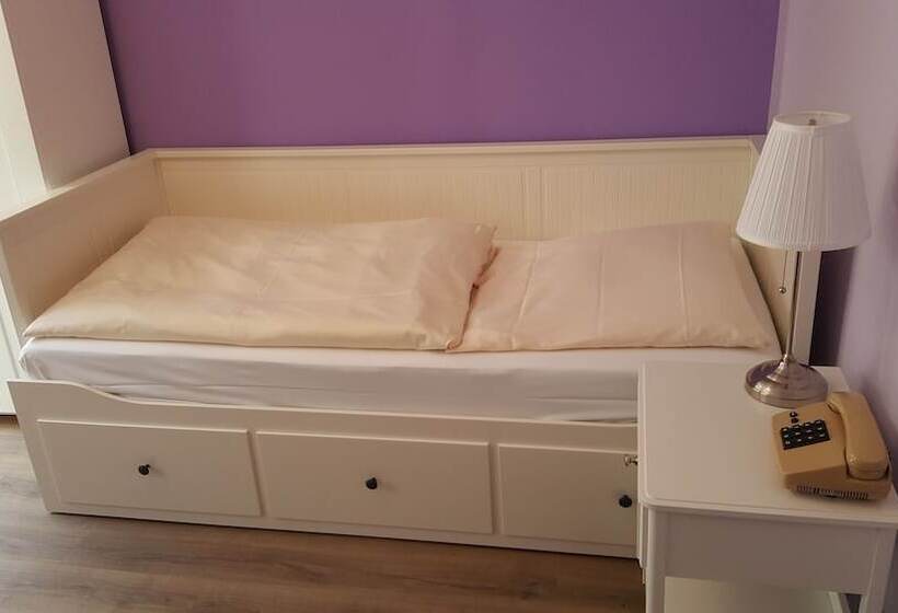 اتاق استاندارد یک نفره, Heldt Dependance