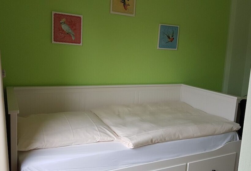 اتاق استاندارد سه نفره, Heldt Dependance