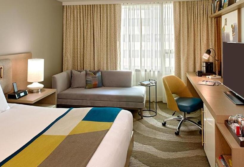 带大床的标准工作室, The Hotel Zags Portland
