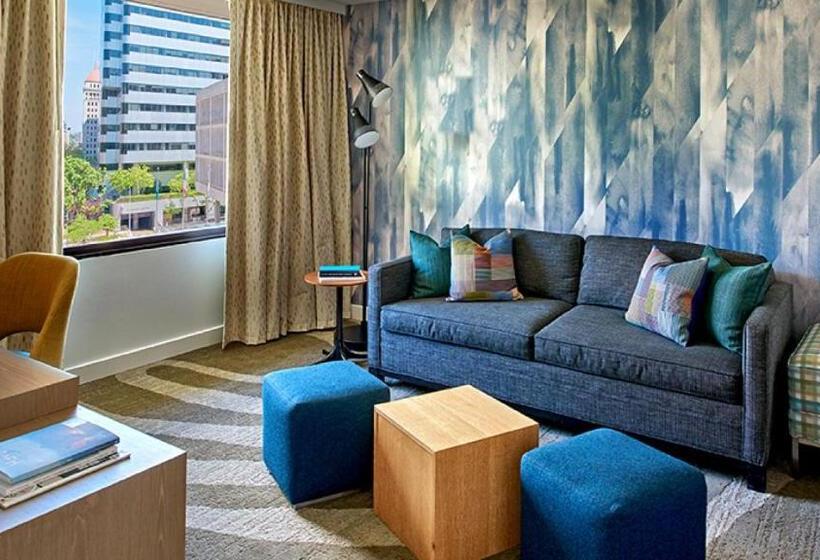 スーペリアースイート, The Hotel Zags Portland