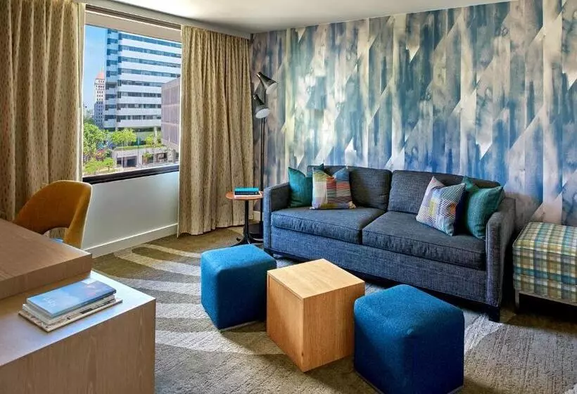 スーペリアースイート, The Hotel Zags Portland