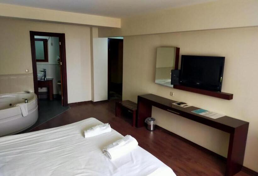 高级房间带漩涡浴缸, Tiara Thermal & Spa