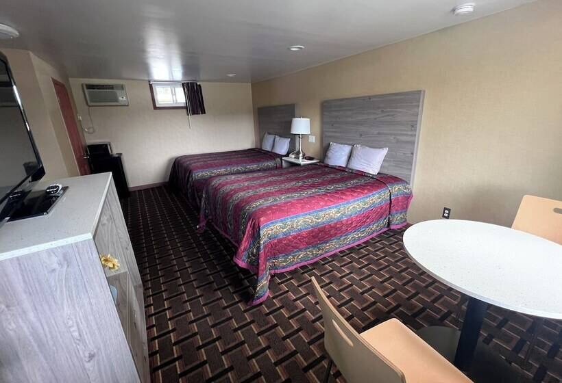 Номер Стандарт 2 Двуспальные Кровати, Fairbridge Inn Express