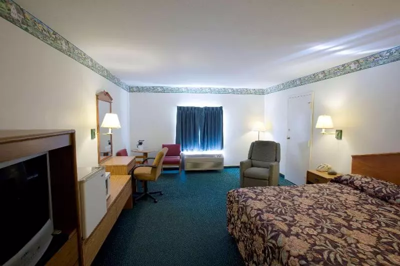 キングサイズベッドのスタンダードルーム, Americas Best Value Inn Litchfield