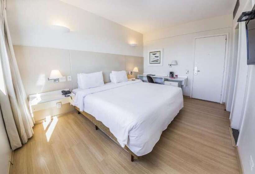 디럭스 룸, América Bittar