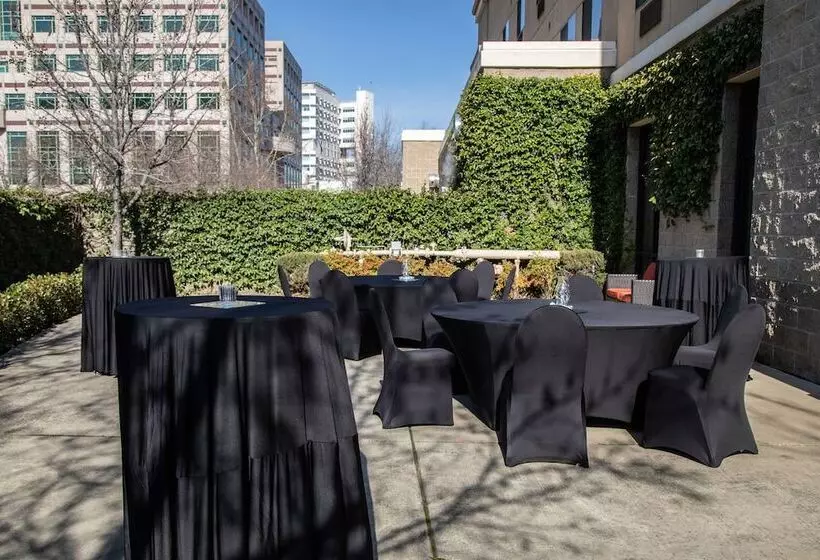 سوییت, Courtyard By Marriott Sacramento Midtown