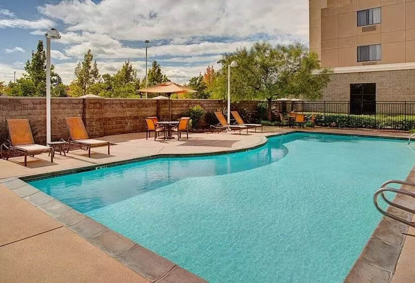 سوییت, Courtyard By Marriott Sacramento Midtown