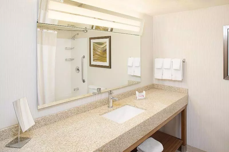 اتاق استاندارد با تخت بزرگ, Courtyard By Marriott Sacramento Midtown