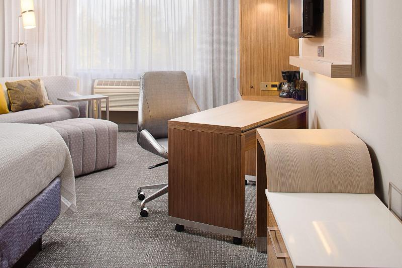 Студио Стандарт Кровать Кинг, Courtyard By Marriott Sacramento Midtown