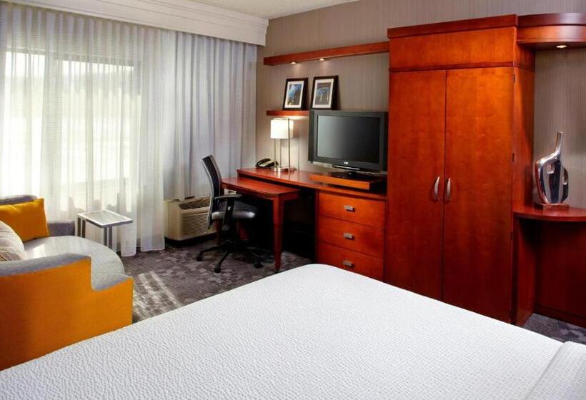 キングサイズベッドのスタンダードルーム, Courtyard Daytonuniversity Of Dayton