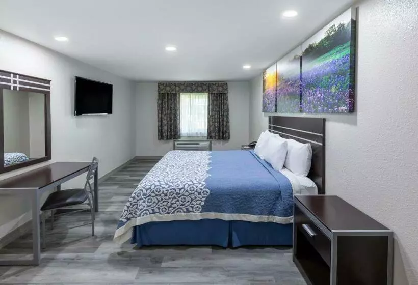 Standard-huone King-vuode, Days Inn By Wyndham Baytown Tx