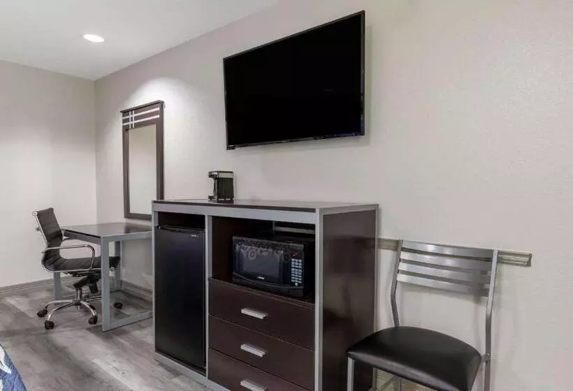 Standard-invahuone King-vuode, Days Inn By Wyndham Baytown Tx