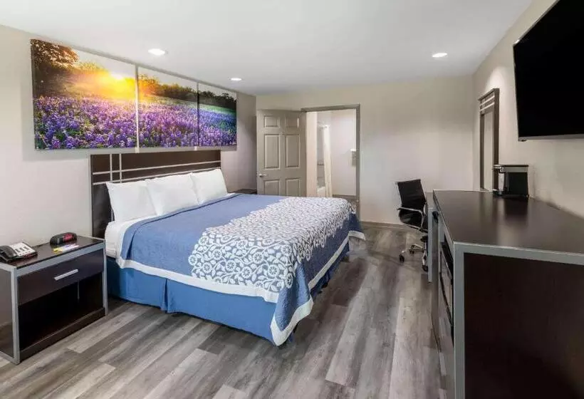 Sviitti King-vuode, Days Inn By Wyndham Baytown Tx