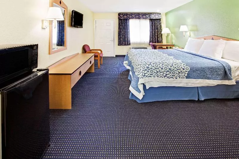 Standard-huone King-vuode, Days Inn By Wyndham Baytown Tx