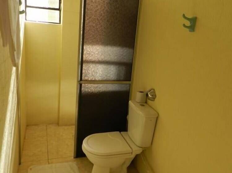 חדר סטנדרט לארבעה, Faguile