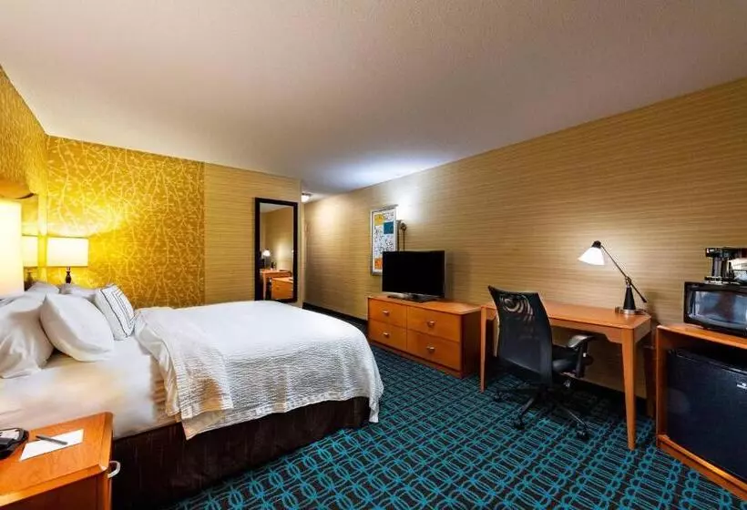 キングサイズベッドのスタンダードルーム, Fairfield Inn Battle Creek