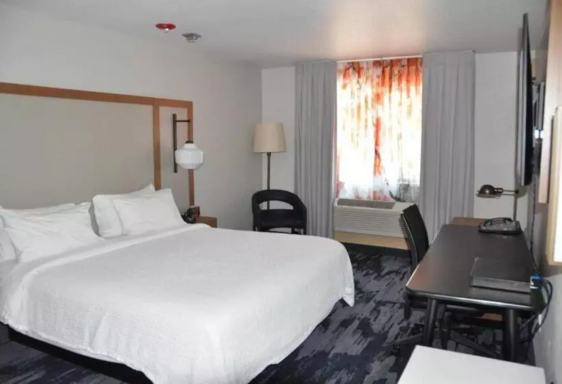 Standard-huone King-vuode, Fairfield Inn & Suites Ukiah Mendocino County