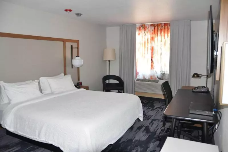 Standard-huone King-vuode, Fairfield Inn & Suites Ukiah Mendocino County