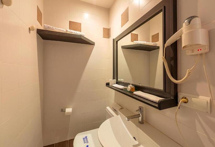 سوییت, La Casa De La Favorita