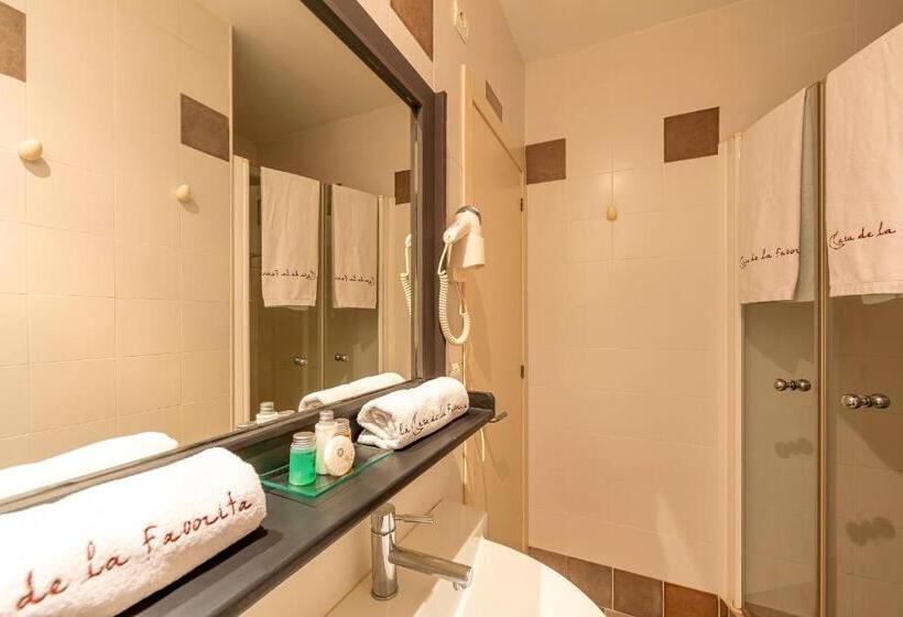 سوییت, La Casa De La Favorita