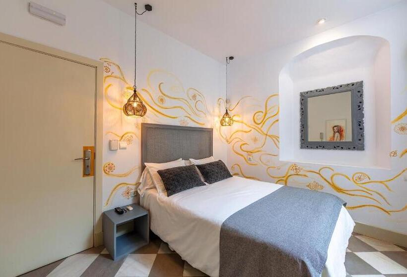 سوییت, La Casa De La Favorita