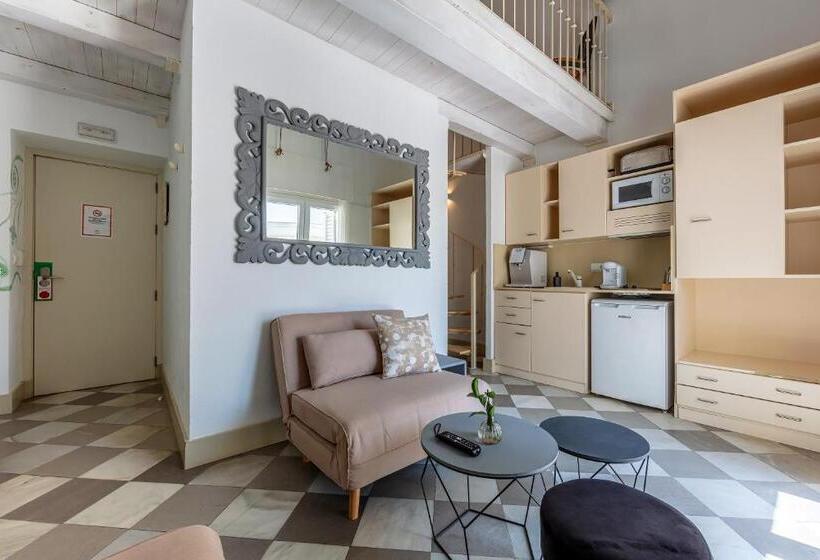 Suite with Terrace, La Casa De La Favorita