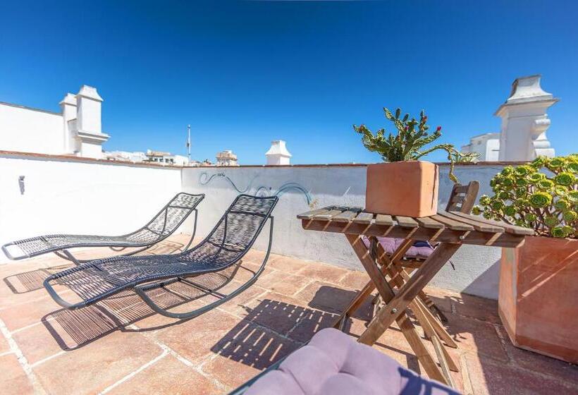 سوییت سوپریور, La Casa De La Favorita