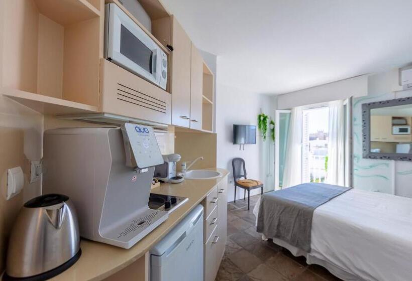 سوییت سوپریور, La Casa De La Favorita