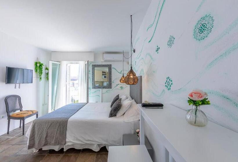 سوییت سوپریور, La Casa De La Favorita