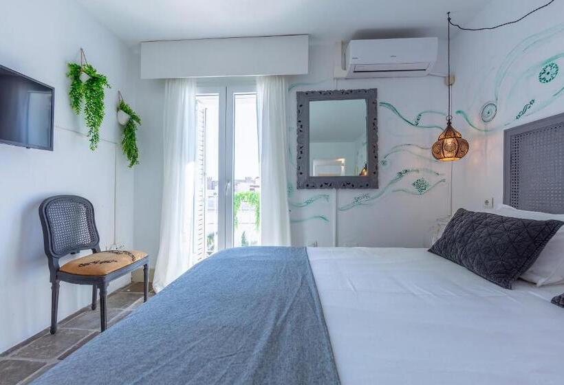 سوییت سوپریور, La Casa De La Favorita