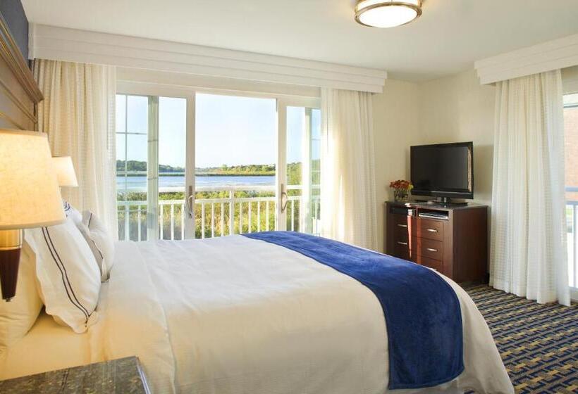 스위트 킹사이즈 침대, Newport Beach Hotel & Suites