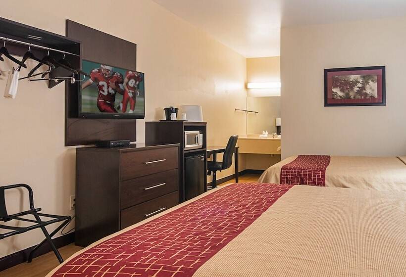 Номер Deluxe, Red Roof Inn & Suites Lake Orion/ Auburn Hills