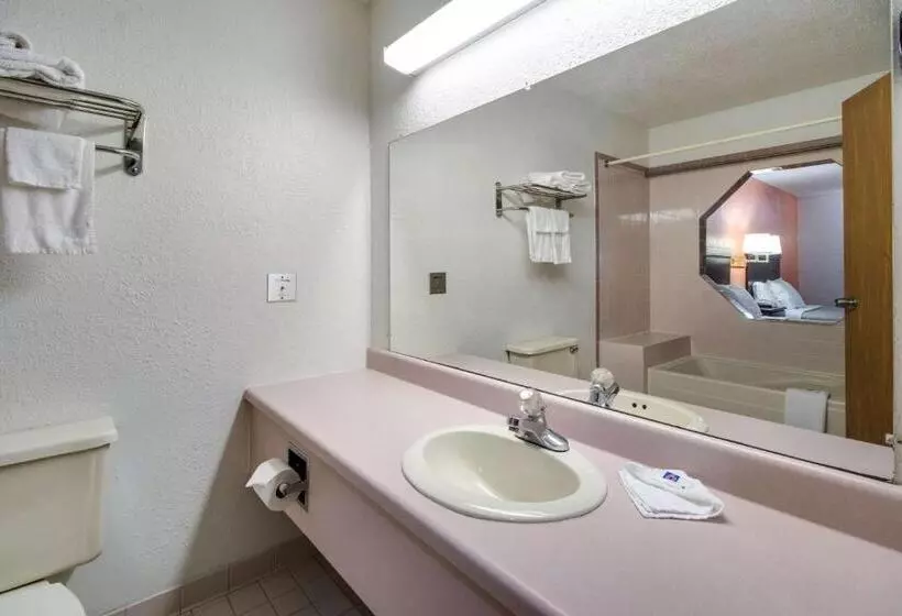 キングサイズベッドのスタンダードルーム, Motel 6 Marion, Il