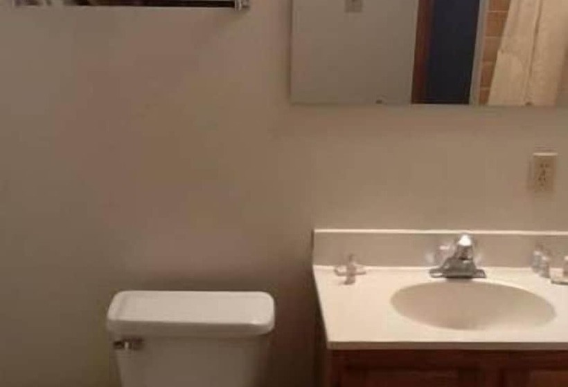 غرفة ديلوكس, Dude & Roundup