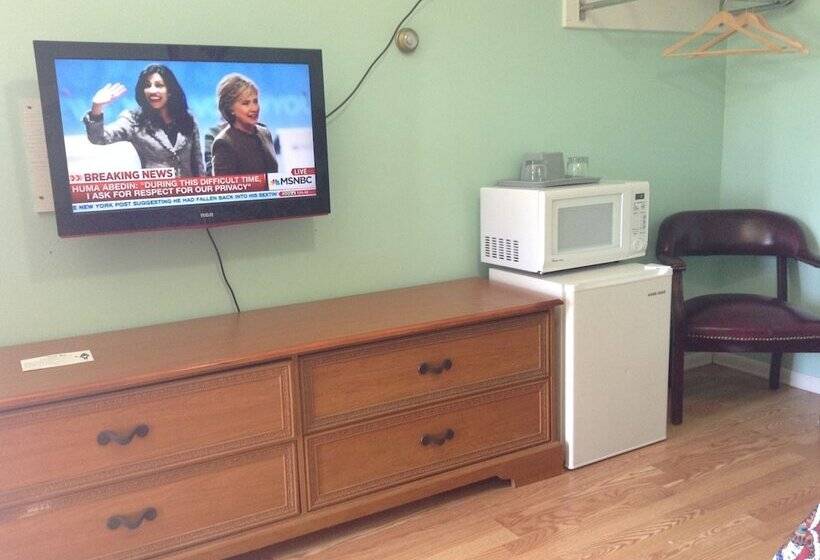 带2个双人床的标准工作室, Robin Hood Motel