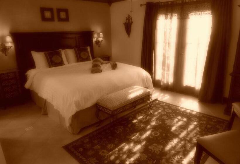 キングサイズベッドのスタンダードルーム, Tuscan Springs Hotel & Spa