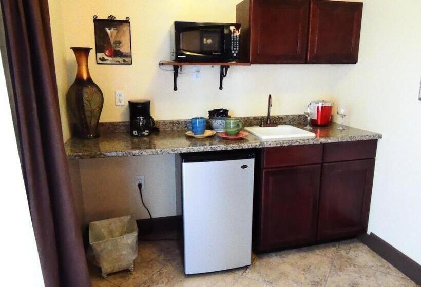 キングサイズベッドのスタンダードルーム, Tuscan Springs Hotel & Spa