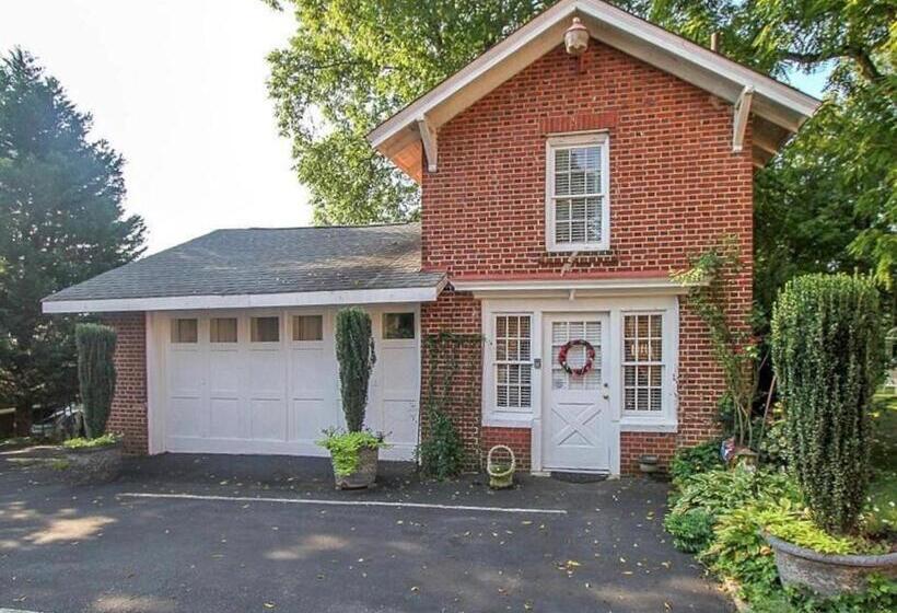 Дом 1 Спальня, The Inn On Front Street