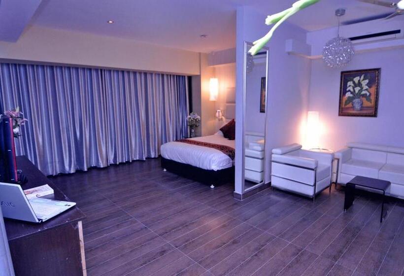 اتاق لوکس, Contemporary Heights Hotel And Apartments