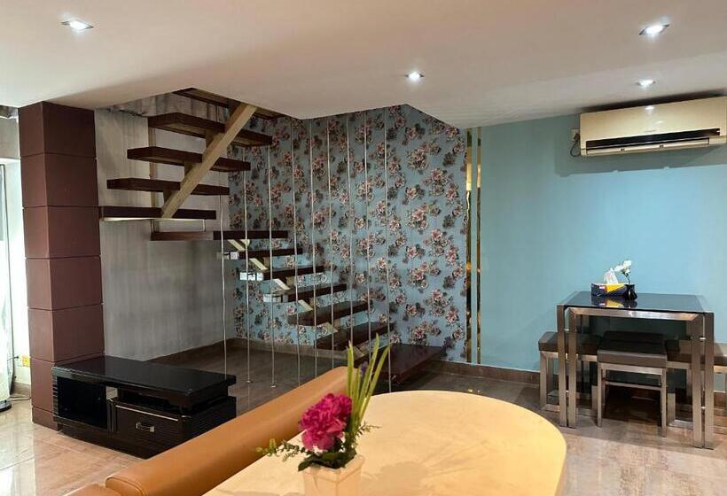 سوئیت پنت هاوس, Contemporary Heights Hotel And Apartments