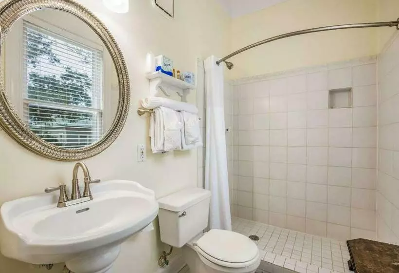 Standard-huone, Coombs Inn & Suites