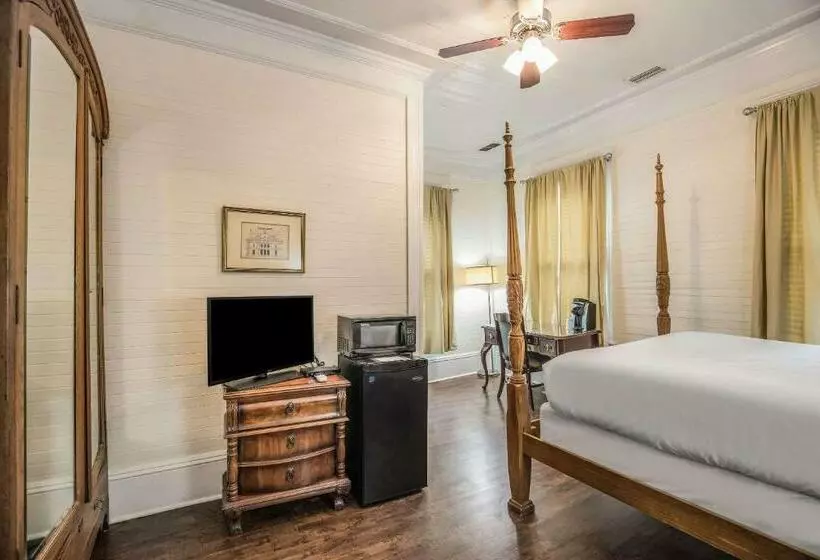 Standard-huone, Coombs Inn & Suites
