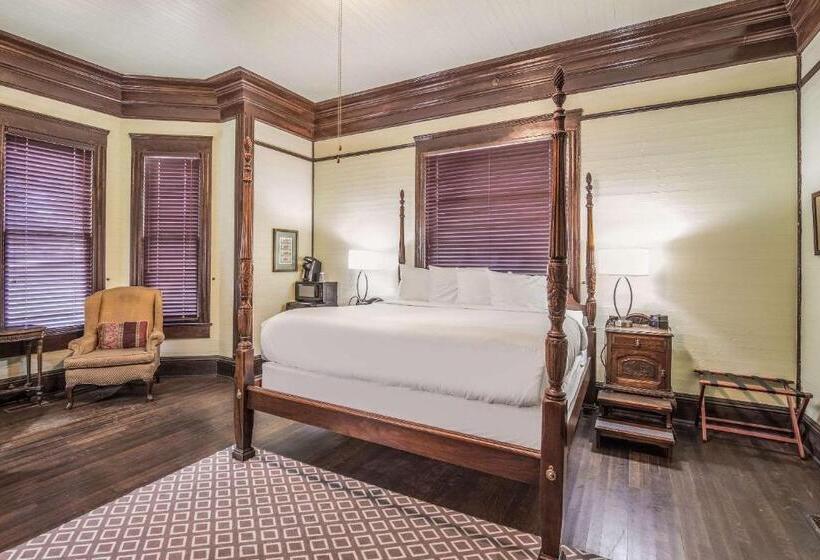 Стандартный Номер Кровать Кинг, Coombs Inn & Suites