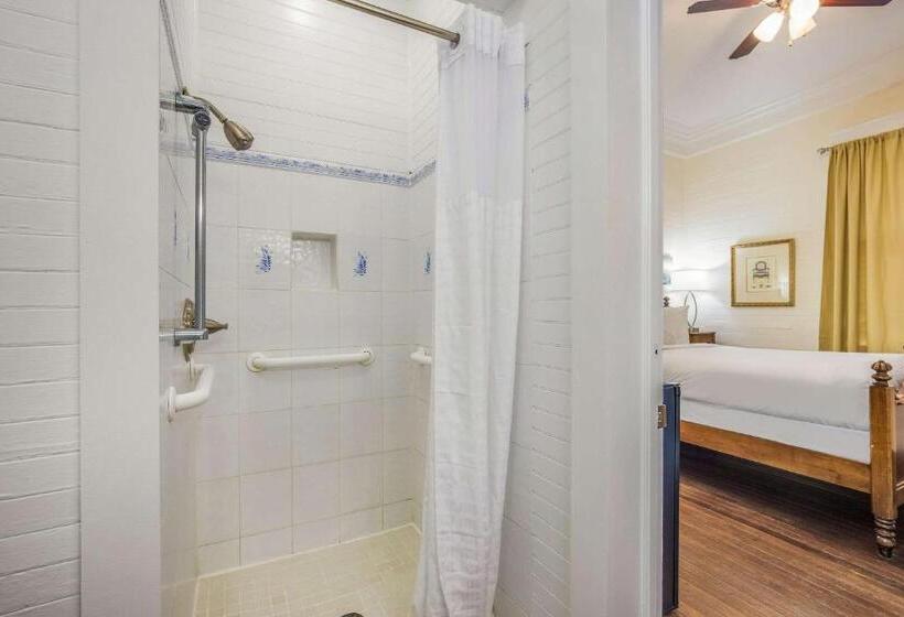 Номер Стандарт Адаптированный для Инвалидов, Coombs Inn & Suites