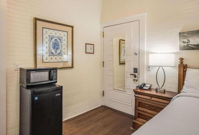 Номер Стандарт Адаптированный для Инвалидов, Coombs Inn & Suites