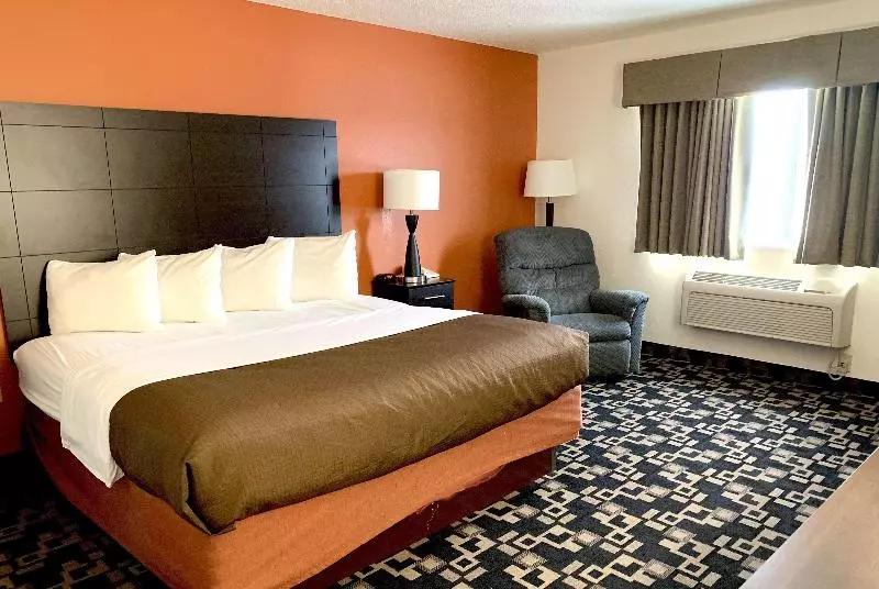 キングサイズベッドのスタンダードルーム, Americinn By Wyndham Wausau