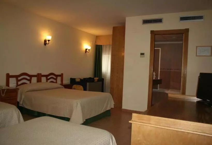 اتاق استاندارد چهار تخته, Austria 76
